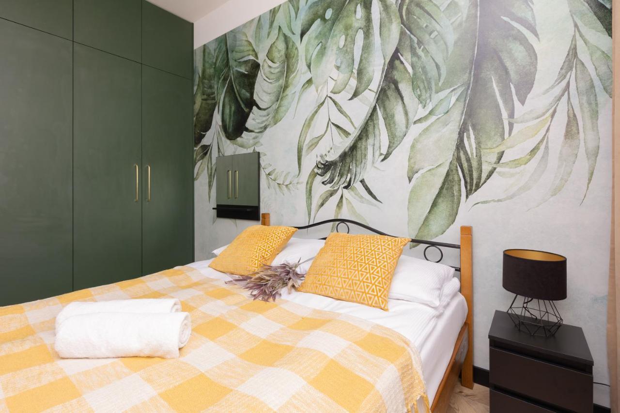Factory Estate Praga Kotsisa By Renters Apartment